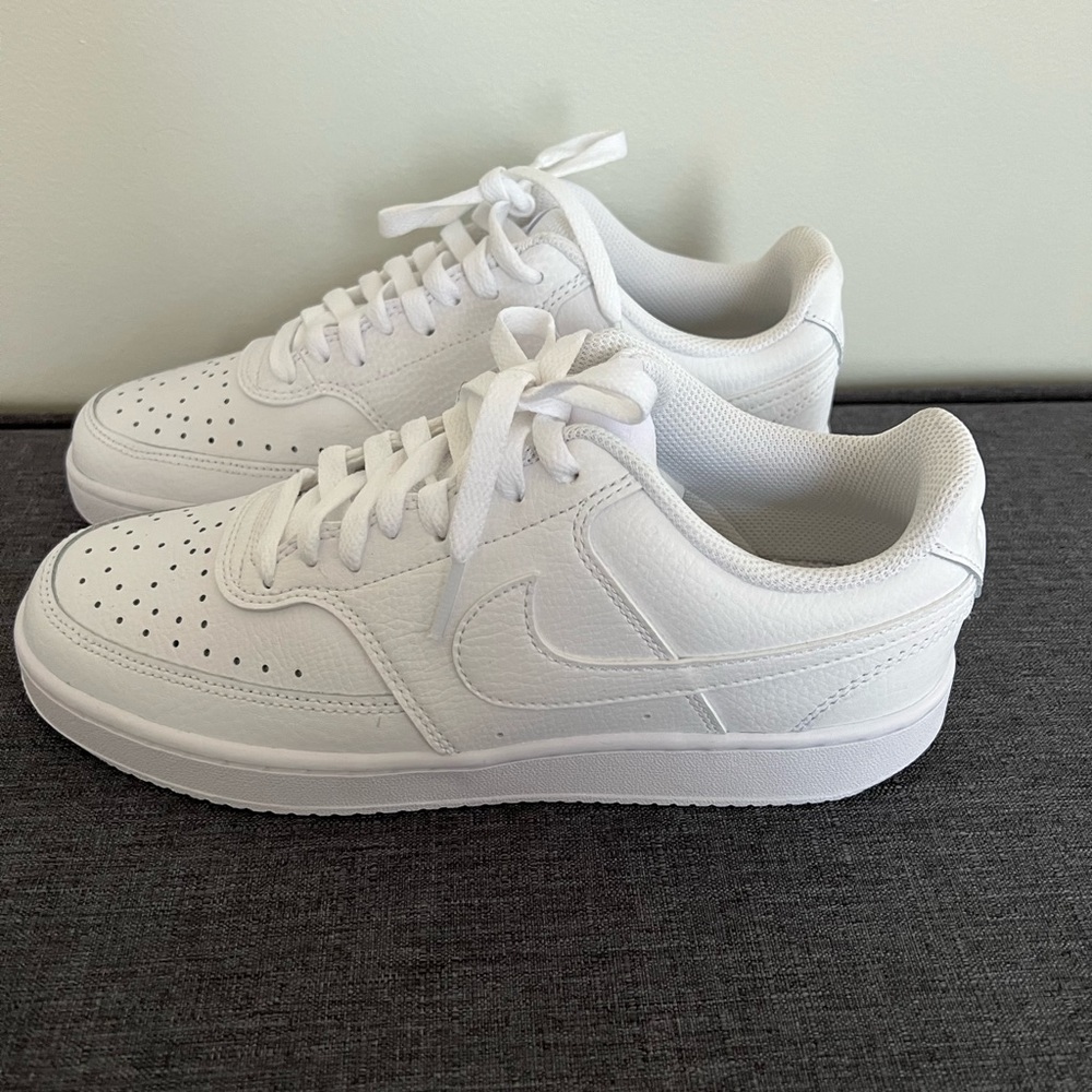 New Women’s Nike 8.5